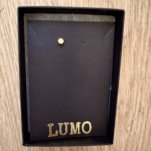 LUMO 14K gold flat disc stud earring.  New in box. Hand crafted. - Picture 3 of 5